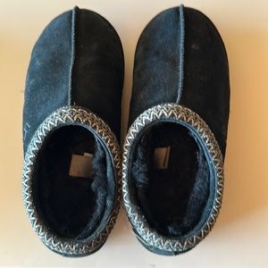UGG slippers/slides